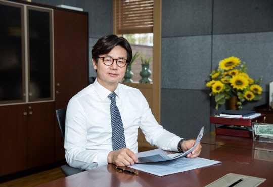 강진모 회장. 아이티센그룹 제공